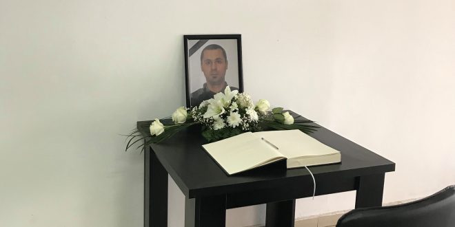 Avokati, Flakron Sylejmani, ka reaguar kundër deklaratave të ministrit, Xhelal Sveçla lidhur me vrasjen e Luan Berishës