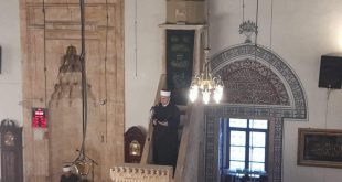 Në Xhaminë e Madhe në Prishtinë sot është mbajtur ceremonia kryesore e faljes se namazit të Kurban Bajramit