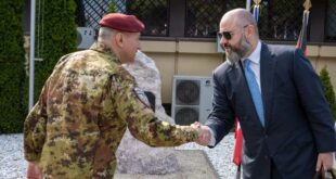 Komandanti Barduani takohet me ZëvendësNdihmës Sekretarin Amerikan të Mbrojtjes, Baker riafirmon mbështetjen ndaj KFOR-it