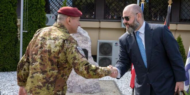 Komandanti Barduani takohet me ZëvendësNdihmës Sekretarin Amerikan të Mbrojtjes, Baker riafirmon mbështetjen ndaj KFOR-it