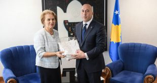Kryeministri Haradinaj ka pritur sot në një takim Feride Hysenin, kryetare e Kryqit të Kuq të Kosovës