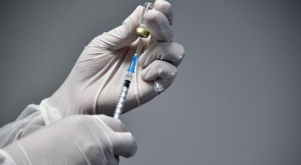 OBSH e aprovon për përdorim emergjent në mbarë botën vaksinën Janssen, kundër virusit korona