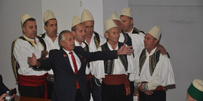 Në datën 15 nëntor Shoqata Atdhetare Kulturore Labëria “Nderi i Kombit” në Gjirokastër organizoi, takimin Kombëtar “ GJUHA SHQIPE IDENTITETI YNË”