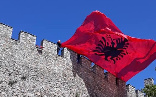 Guximtar Labenishti: Një test i qëlluar për Ali Ahmetin, BDI-në dhe hipokrizinë qeveritare të Maqedonisë së Veriut