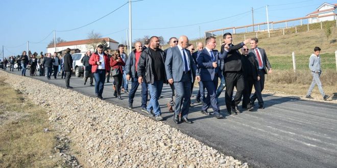 Lekaj inauguroi rrugën e Bërdosanës