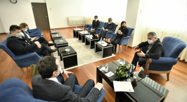 Kryeministri, Kurti, priti në takim deputetët e Parlamentit Gjerman, Christian Petry, nga SPD e Boris Mijatović, nga Partia e Gjelbër