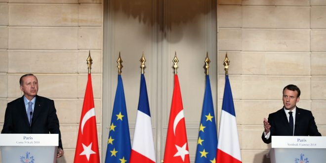 Kryetari i Francës, Emmanuel Macron e pranon kërkesën e kryetarit turk për Rexhep Taip Erdogan për dialog