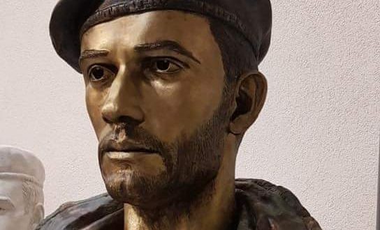 Në 20 vjetorin e rënies heroike të dëshmorit të kombit, Afrim Gashi vendoset busti i tij në oborrin e shkollës në Hajvali
