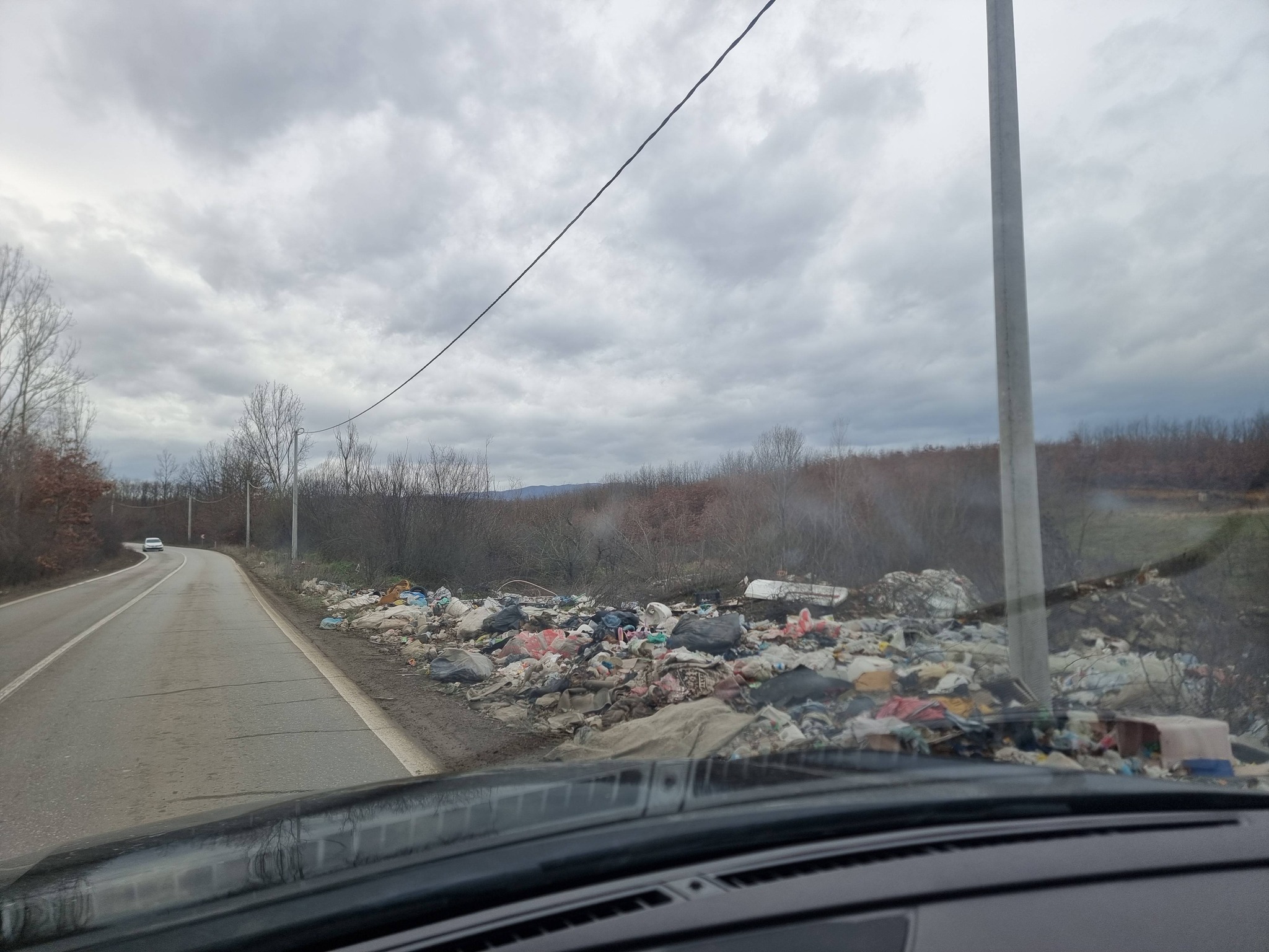 Xhevat Gjini  DEGRADIM MASIV I TOKËS  UJIT DHE AJRIT  MJEDISIT  TONË