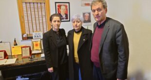Vizitë ngushëlluese në Radion Kosova e Lirë nga profesori Skënder Demalijaj dhe bashkëshortja e tij, znj. Albana Maliqi-Demalijaj