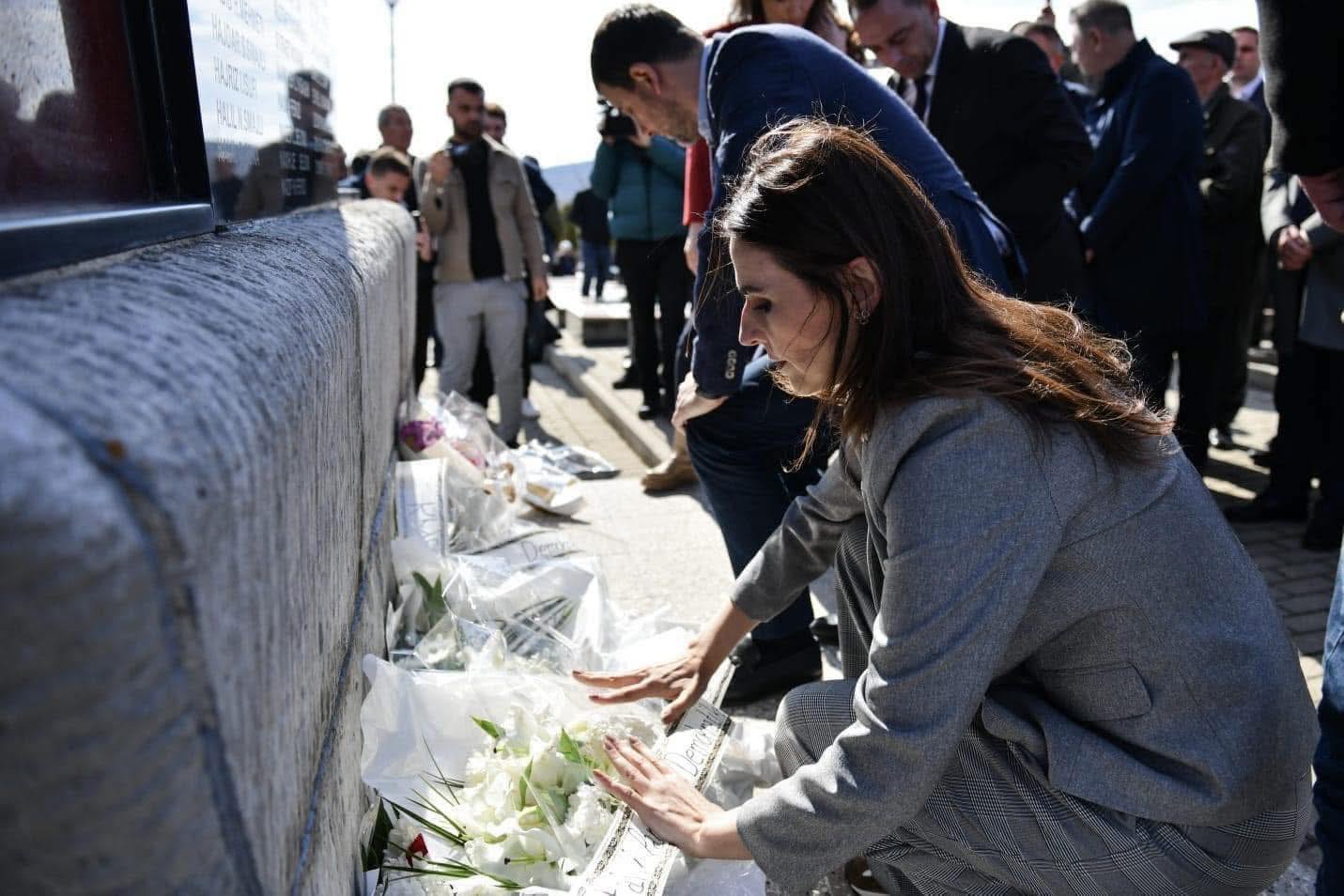 Vlora Çitaku kujton Likoshanin dhe Qirezin  Sakrifica që u bë themel i lirisë së Kosovës