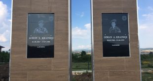 Në Grykën e Llapushnikut është zbuluar pllaka përkujtimore për dëshmorët e UÇK-së, Agron Krasniqi dhe Osman Krasniqi
