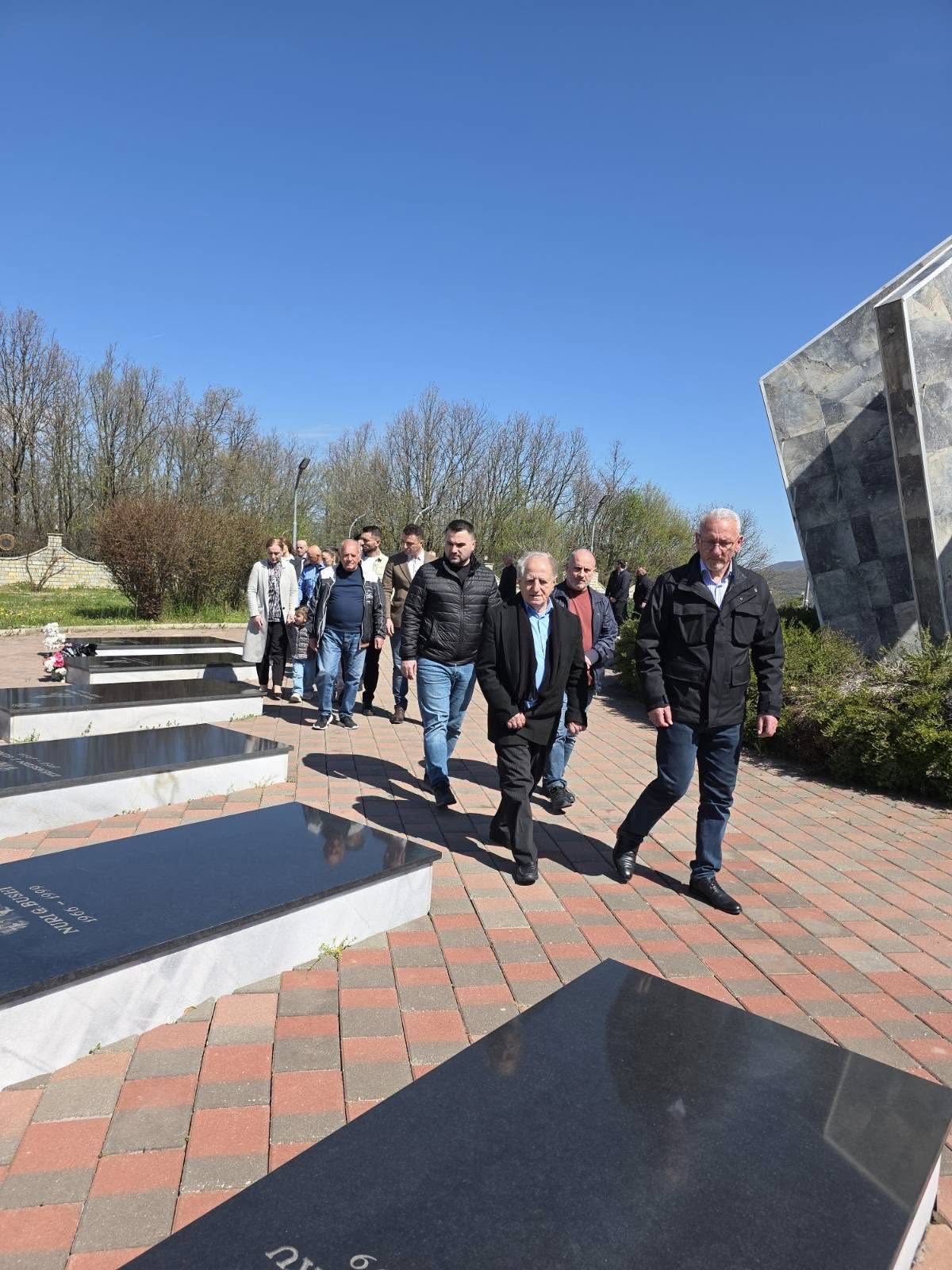 Mehmet Ballazhi  Përkujtojmë dëshmorin Imer Vila në 27 vjetorin e rënies së tij