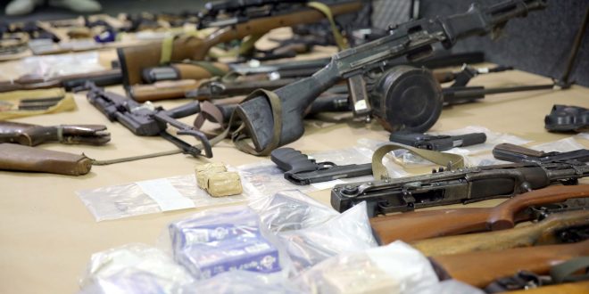 Policia e Kosovës, ka arrestuar 18 të dyshuar për trafikim me armë gjatë operacionit policor, “Shënjestra”
