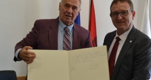 Rektori, Artan Nimani priti në takim humanistin dhe veprimtarin e shquar shqiptaro-amerikan, z. Ramiz Tafilaj