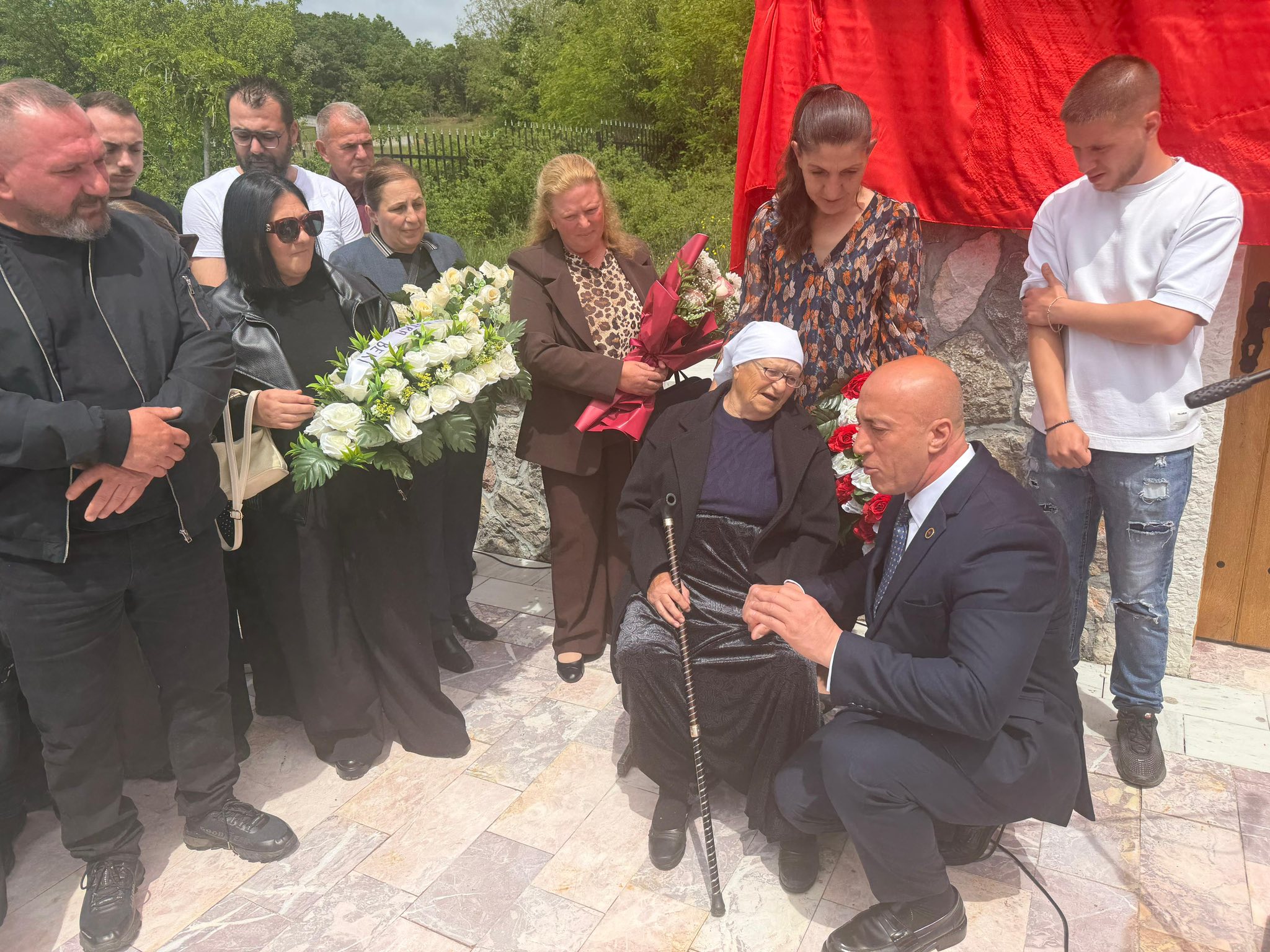 Ramush Haradinaj  U nderua sakrifica e vëllezërve Muslijaj dhe dëshmorëve të Shaptejit