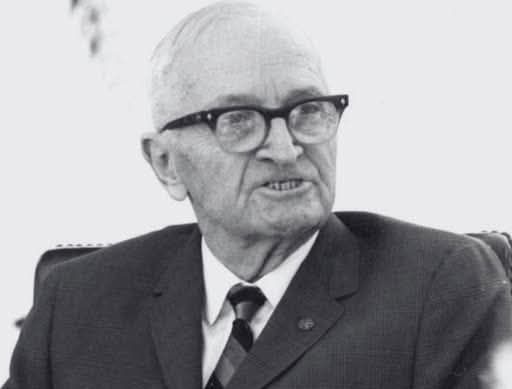 Në një mëngjes të ftohtë janari në vitin 1953  Harry S  Truman përfundoi tetë vite si President i Shteteve të Bashkuara