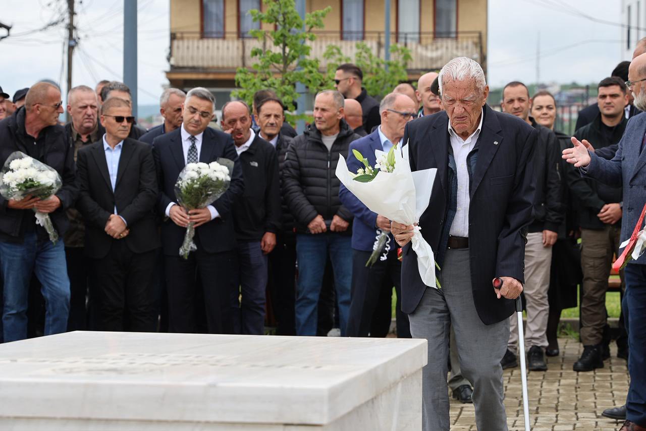 Besnik Tahiri kujton Ilir Konushevcin dhe Hazir Malajn  Ishin shtylla të luftës për liri
