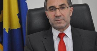 Ish-ambasadori i Kosovës në Australi, Hajdin Abazi, ka thënë se nuk pati asnjë diplomat në dorëzim-pranimin e detyrës
