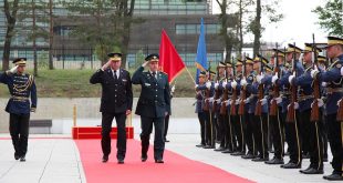 Shefi i Mbrojtjes i Malit të Zi gjeneral Dragutin Dakiq vizitoi Ministrinë e Mbrojtjes