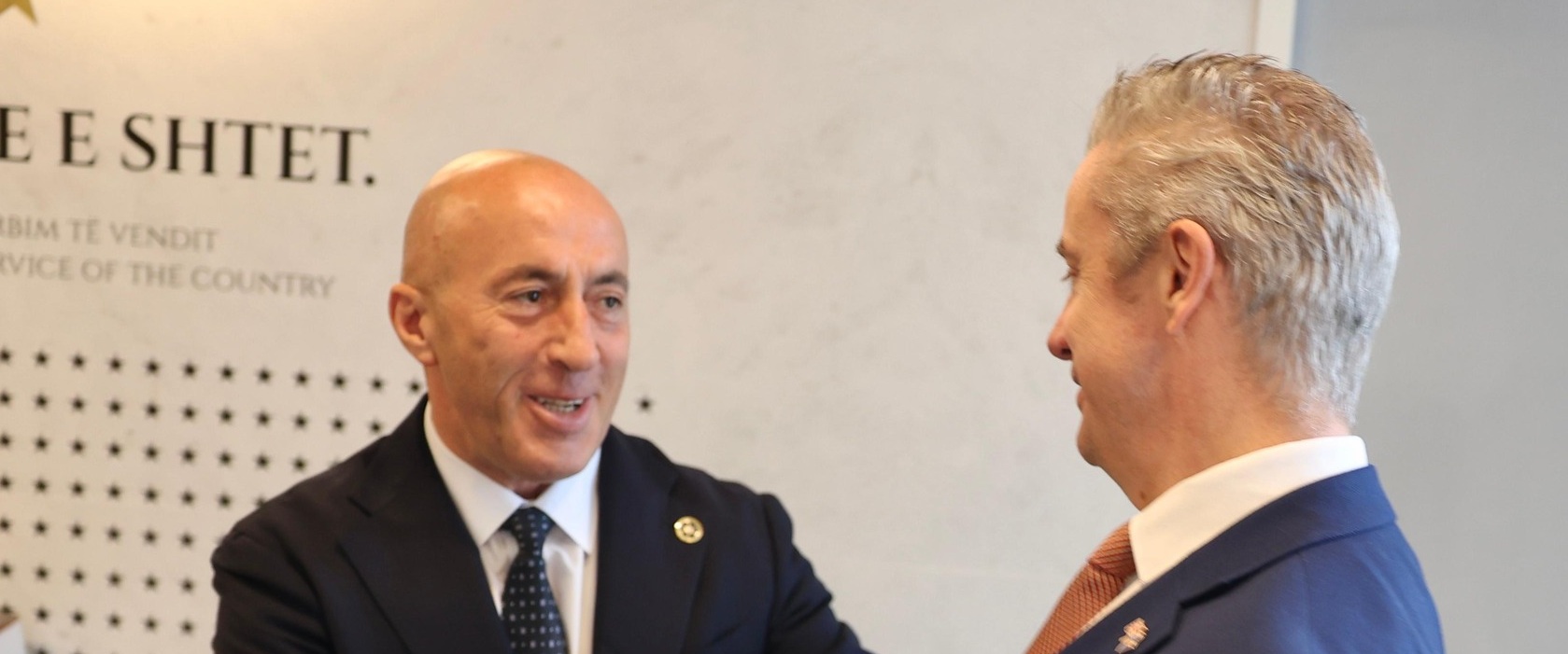 Ambasadori britanik vlerëson Ramush Haradinajn dhe kërkon bashkëpunim politik pas zgjedhjeve