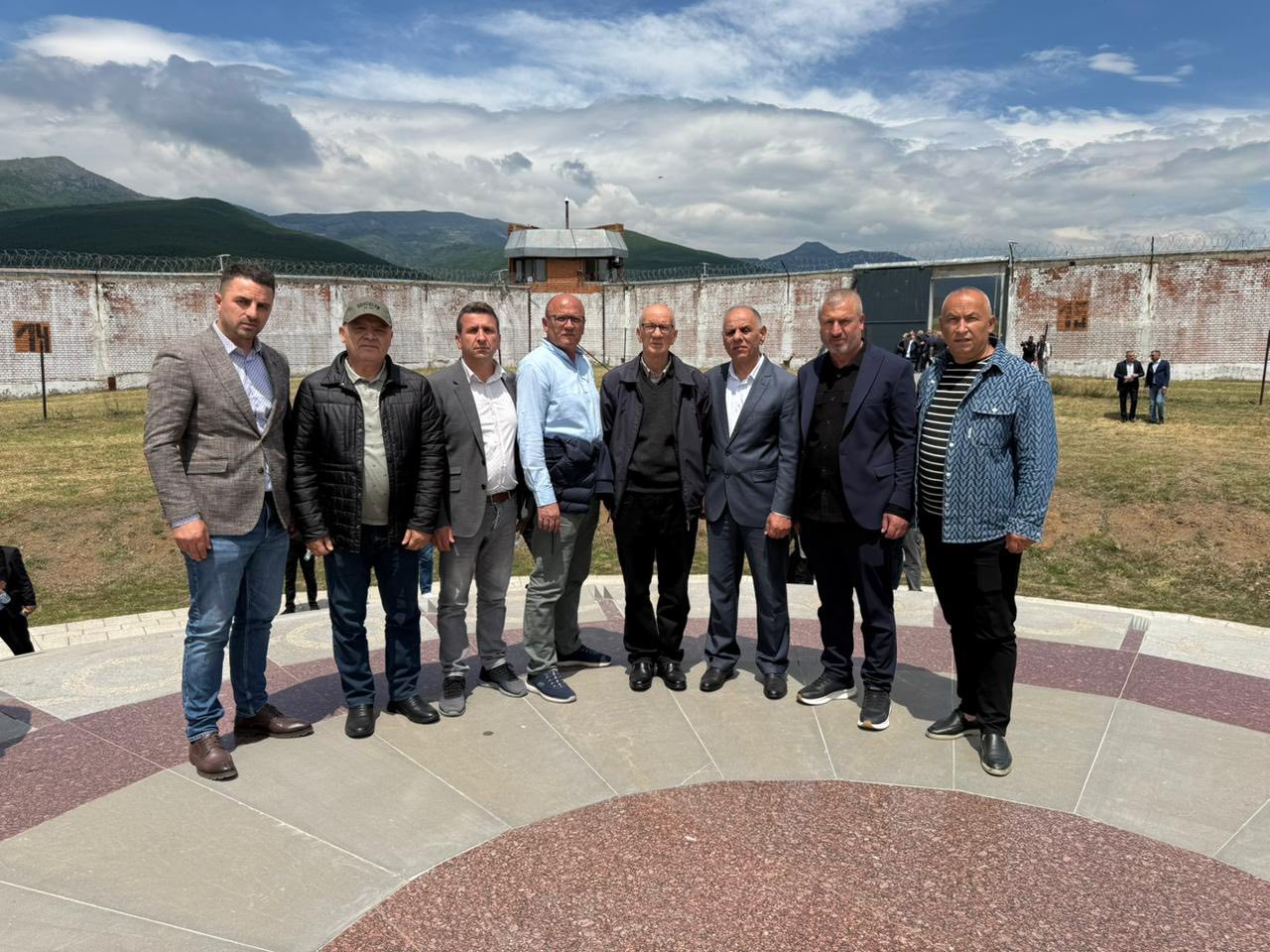 Rufki Suma  Përkujtim për dëshmorin Suad Brava në përvjetorin e Masakrës së Burgut të Dubravës