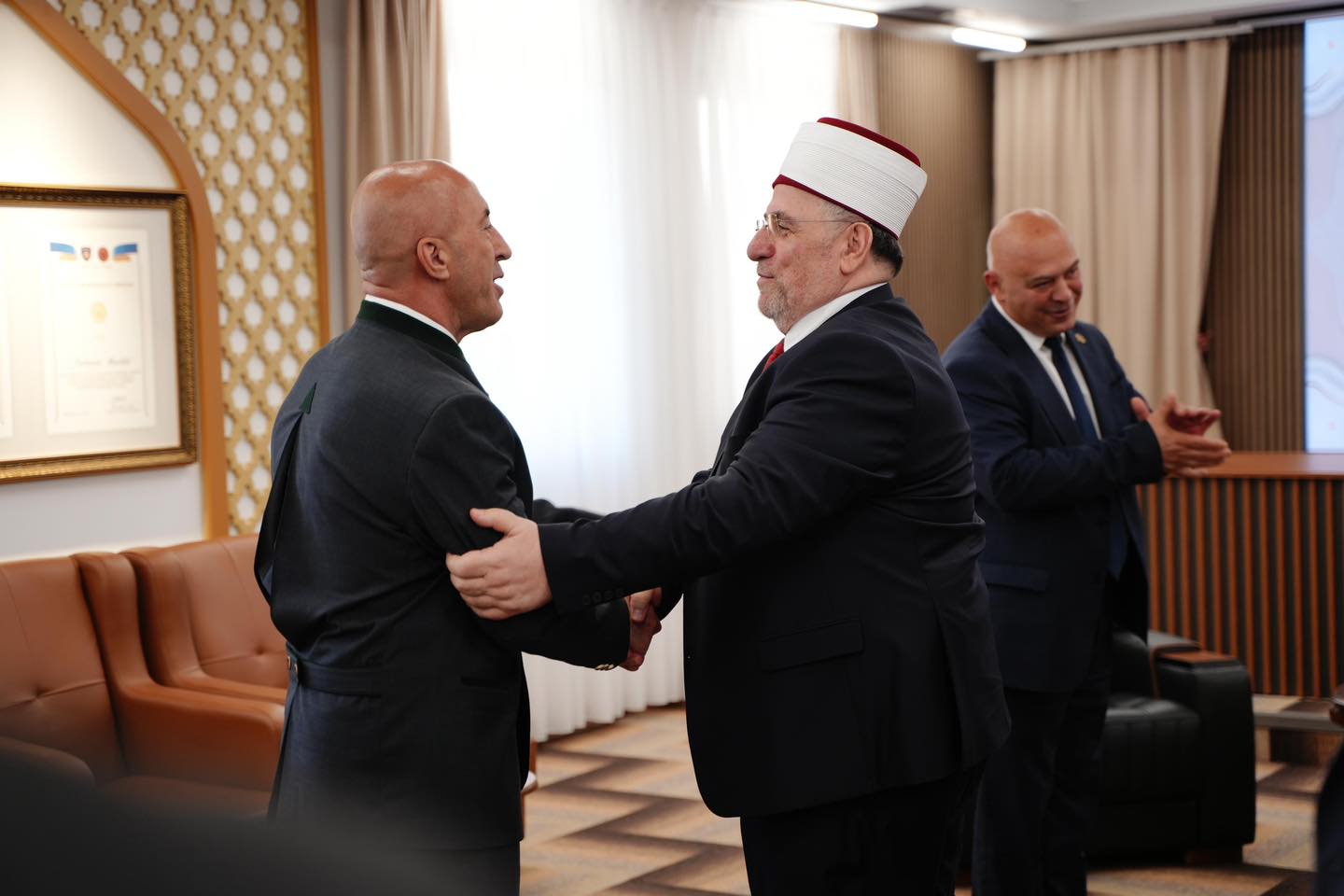 Ramush Haradinaj uron Kurban Bajramin nga selia e BIK ut  Zoti i bekoftë shqiptarët