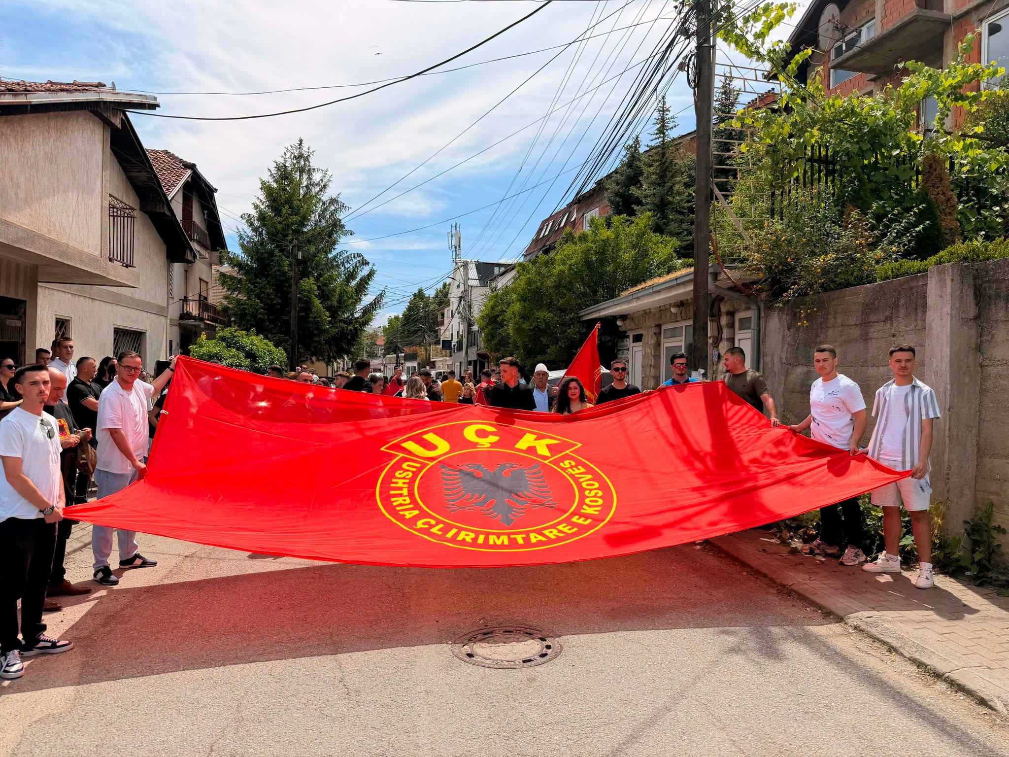 Protestë para Ambasadës së Maqedonisë së Veriut  studentët kërkojnë respektimin e të drejtave gjuhësore të shqiptarëve