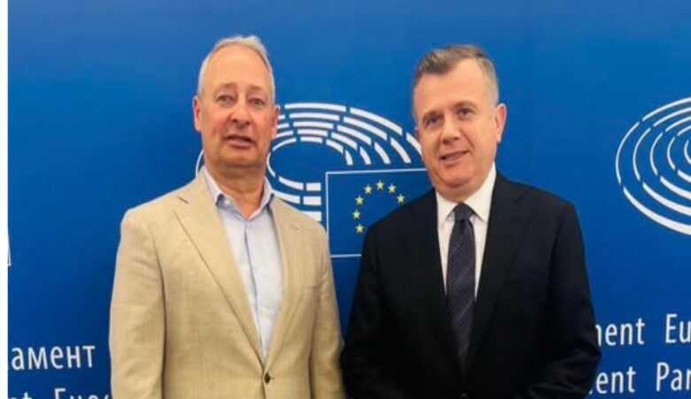 Taulant Balla në Bruksel takon raportuesin Schieder  theksohet avancimi i Shqipërisë drejt anëtarësimit në BE