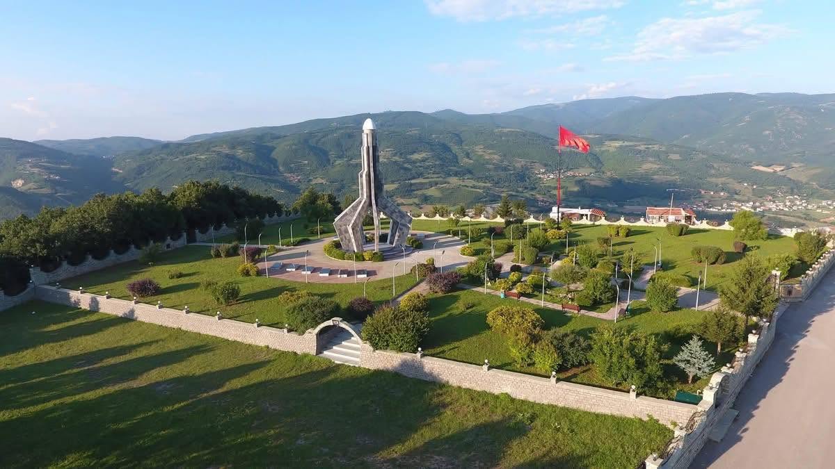 Rufki Suma  Urime 11 Qershori   Dita e Çlirimit të Hanit të Elezit