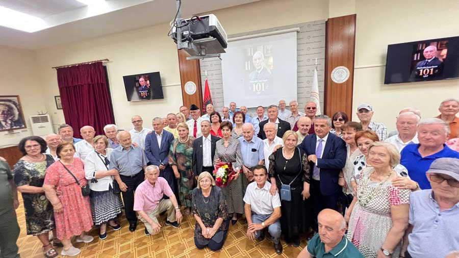 prof-luan-omarit-iu-akordua-titulli-i-larte-ylli-i-arte-i-veteranit-te-lanc-i-nga-ovp-nderi-i-kombit