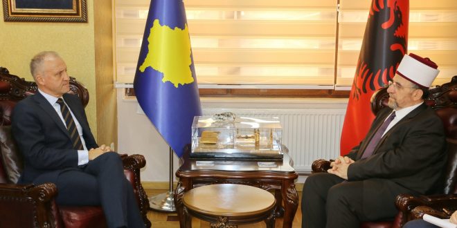Myftiu i Kosovës, Naim Tërnava, ka pritur në takim ambasadorin e Norvegjisë, Jens Erik Grondal
