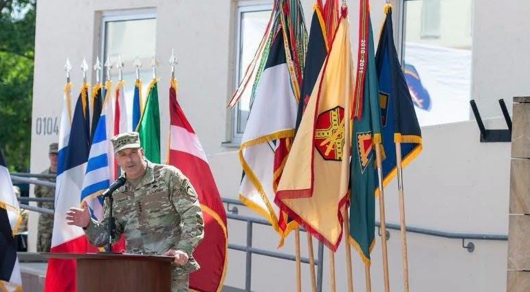 Gjeneral Jashari merr pjesë në ceremoninë e dorëzimit të komandës së USAREUR AF
