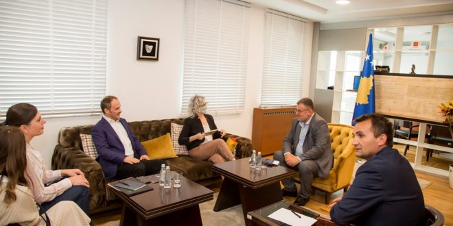 Ministri i Ekonomisë, Blerim Kuçi priti përfaqësuesit e Millennium Foundation Kosovo