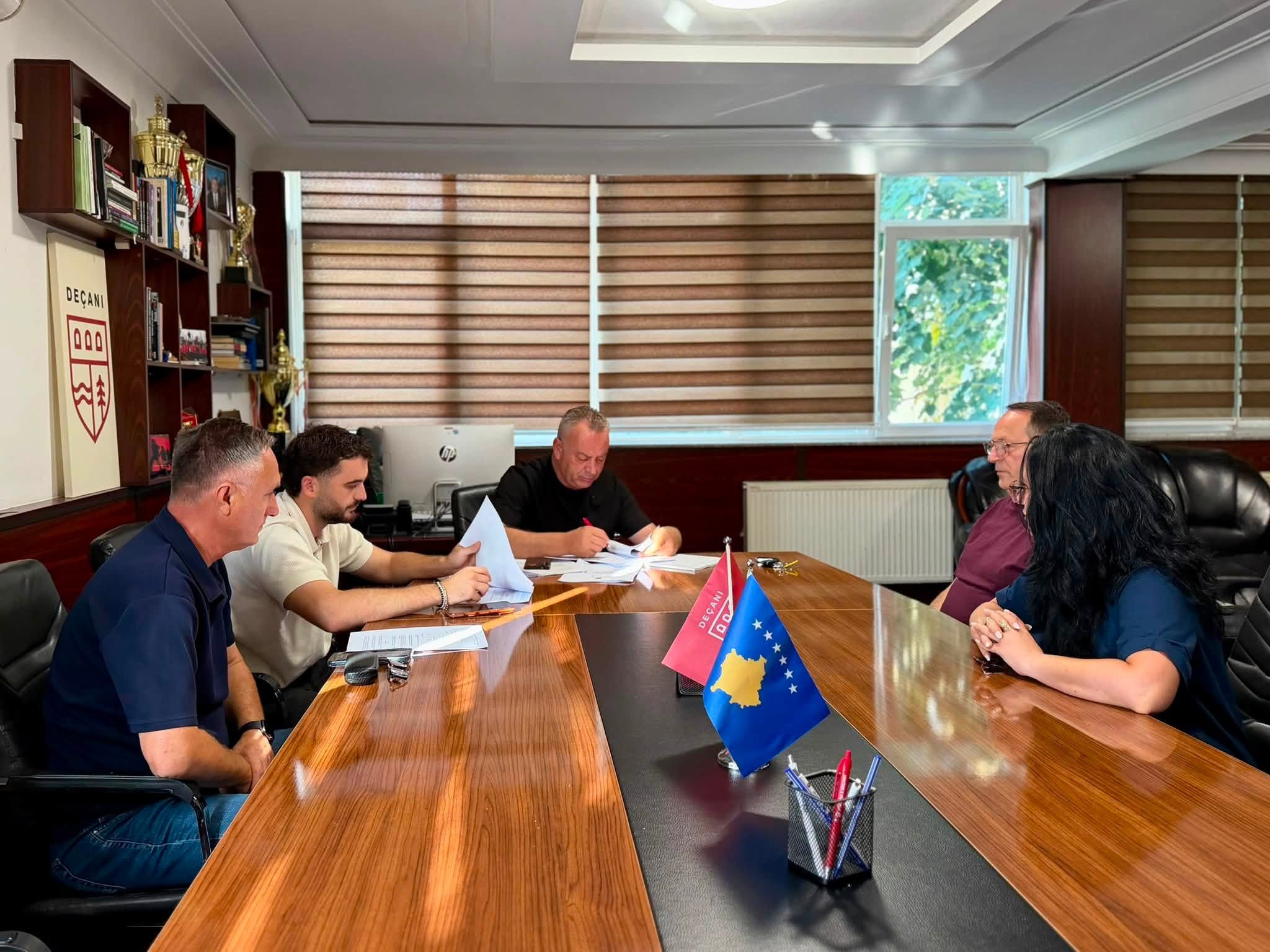 Bashkim Ramosaj  Komuna e Deçanit do të jetë në shërbimin tuaj për trajtimin e kërkesave për legalizim