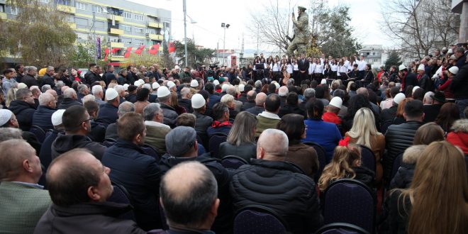 Sot në Gjilan janë vendosur shtatoret e Agim Ramadanit dhe mulla Idriz Gjilanit