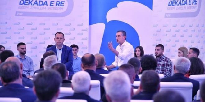 Lideri i Partisë Demokratike të Kosovës, Kadri Veseli, ka takuar strukturat e degës në Lipjan