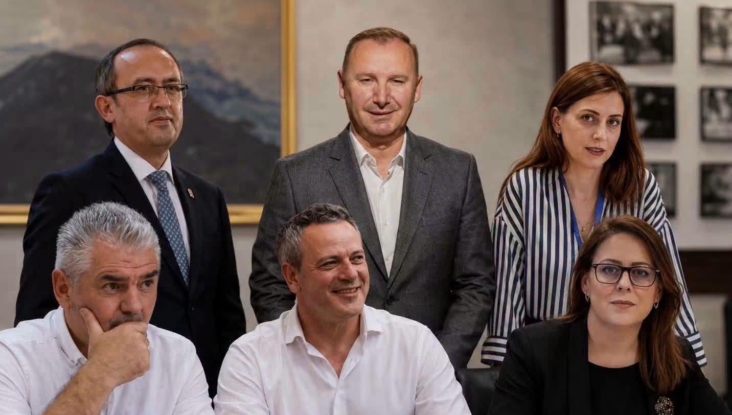 Çarje në LDK për Presidentin  Abdixhiku zbulon gjashtë deputetët kundër Bekim Sejdiut