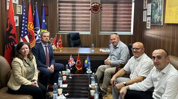 Hysni Gucati me ambasadorin britanik  Në fokus çështjet e veteranëve të UÇK së