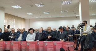 Sot, në Institutin Albanologjik, në Prishtinë, u përurua libri, "Për një Atdhe të lirë e të bashkuar", vepër e autorit, Agim Sylejmani