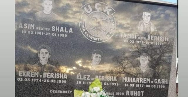 Në 21 vjetorin e rënies heroike u përkujtuan dëshmorët e kombit Kasim Rexhep Shala dhe Hamdi Ibish Berisha