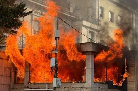 Tensione dhe përplasje mes protestuesve e policisë në Tiranë  Shkodër  Durrës  Korçë  Vlorë  Elbasan