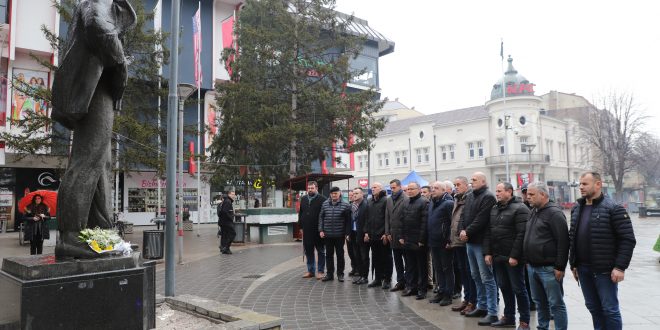 Sot në Mitrovicë me aktivitete tematike u përkujtua dëshmori i kombit, Mehë Uka