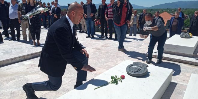 Haradinaj ka bërë homazhe sot në Gllogjan në nderim të 23 vjetorit të rënies gjeneral Luan Haradinaj
