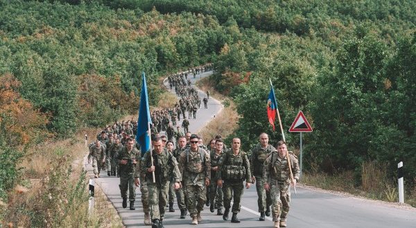 Forca e Sigurisë së Kosovësmarshon me ushtrinë amerikane në nderim të viktimave e 11 shtatorit në Amerikë