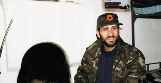 Më 28 nëntor në qendër të qytetit të Gjilanit vendoset shtatorja e re e heroit të kombit, Agim Ramadani
