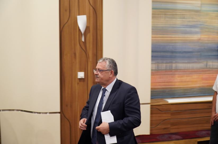 Agim Veliu pas humbjes së LDK së  Askush nuk ka mandat të përhershëm nga humbja