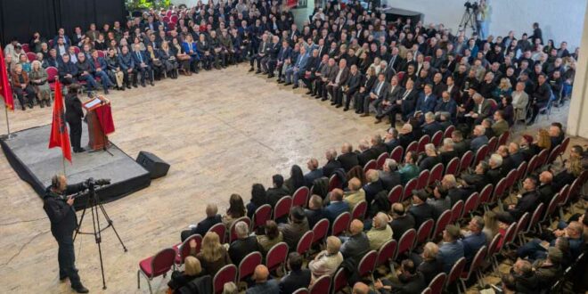 Qindra pjesëmarrës nderojnë jetën dhe veprën madhështore të profesor Ahmet Qeriqi