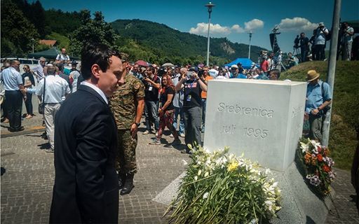 Deputeti i Vetëvendosjes, Albin Kurti, ka marrë pjesë në shënimin e 21 vjetorit të masakrës së Srebrenicës