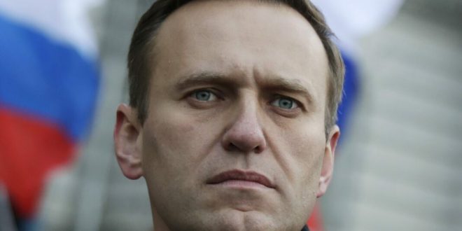 Kundërshtari i Putinit, Alexei Navalny dënohet në Rusi me tre vjet e gjysmë burg